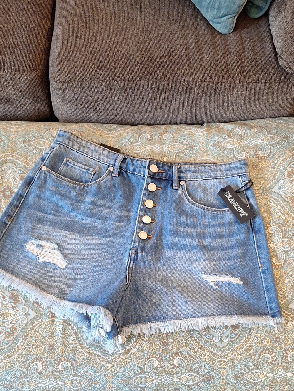 🔥🔥CLEARANCE Blank NYC Light Blue Distressed Button-Front Denim Shorts. Size 30